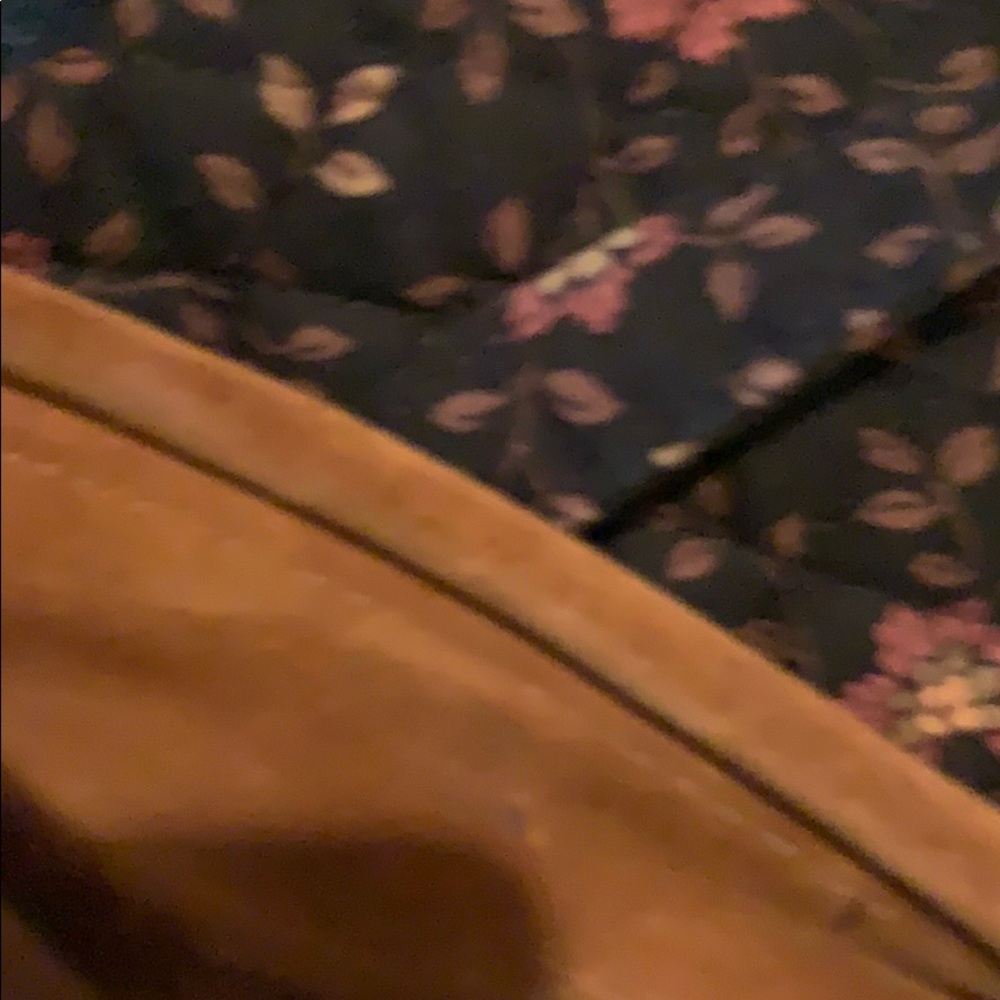 Shoes - Picture 7 of 8